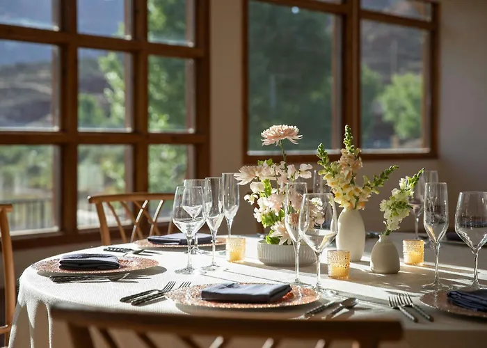 Red Cliffs Lodge